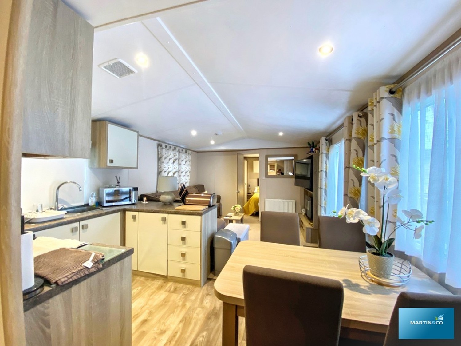 3 bedroom Park home for Sale Foxglove, Oakdene Holiday Park