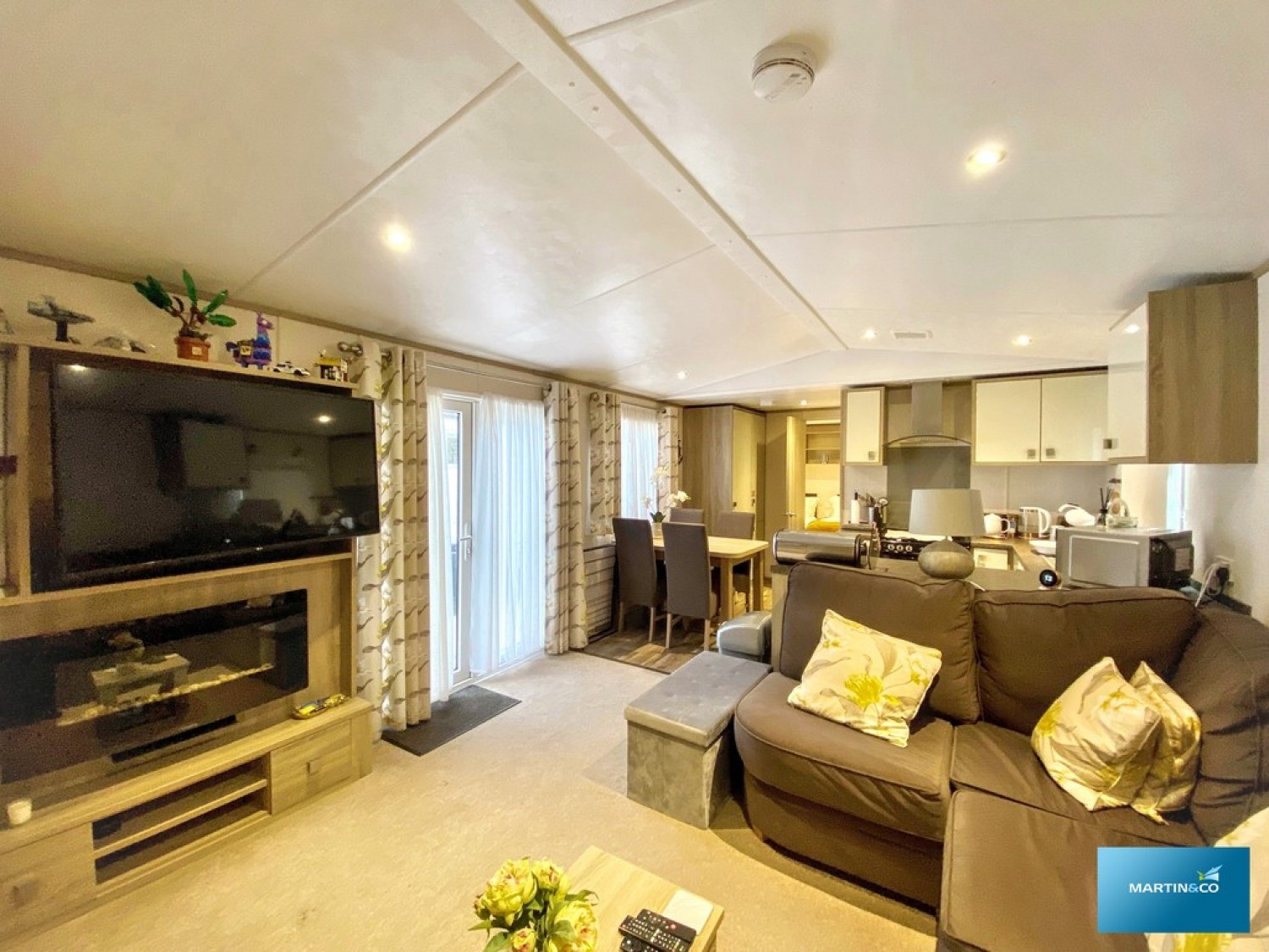 3 bedroom Park home for Sale Foxglove, Oakdene Holiday Park