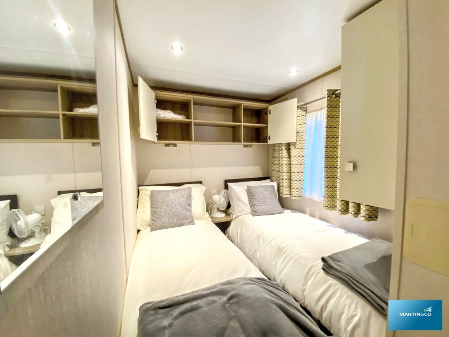 3 bedroom Park home for Sale Foxglove, Oakdene Holiday Park