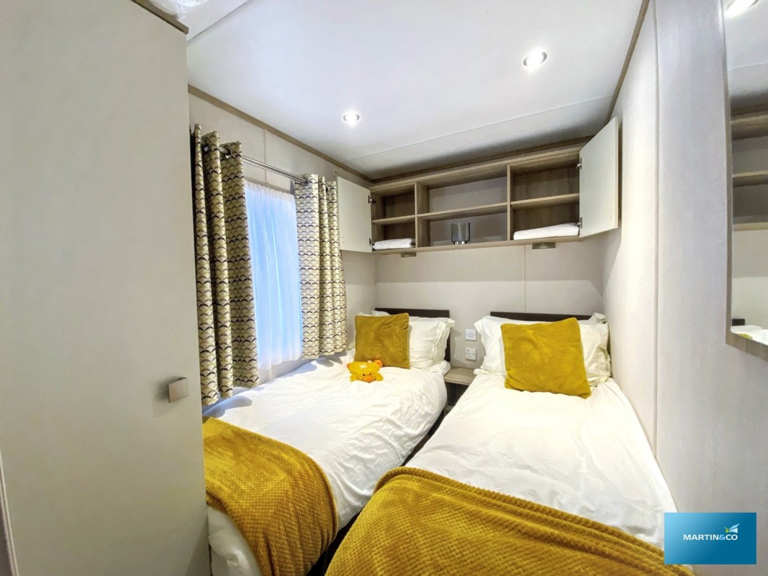 3 bedroom Park home for Sale Foxglove, Oakdene Holiday Park