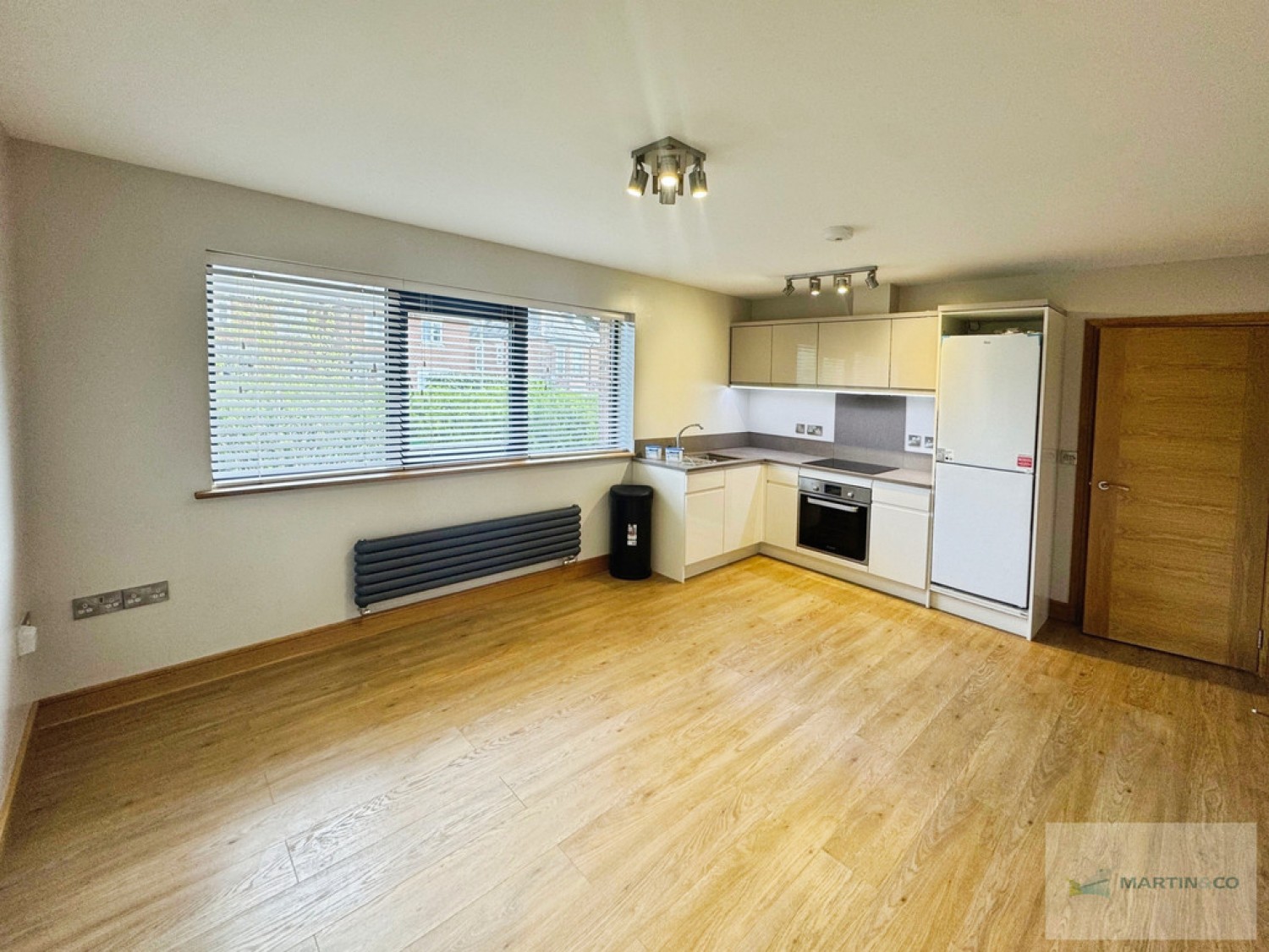 2 bedroom Flat for Sale The Hamptons