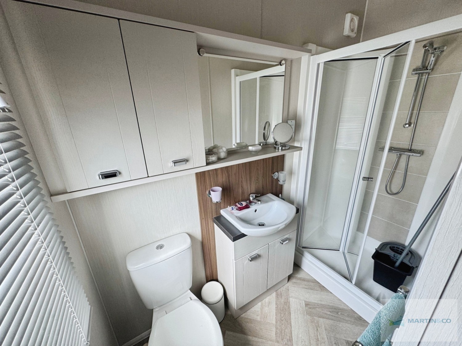 2 bedroom Park home for Sale Ringwood Road, St. Leonards, Dorset