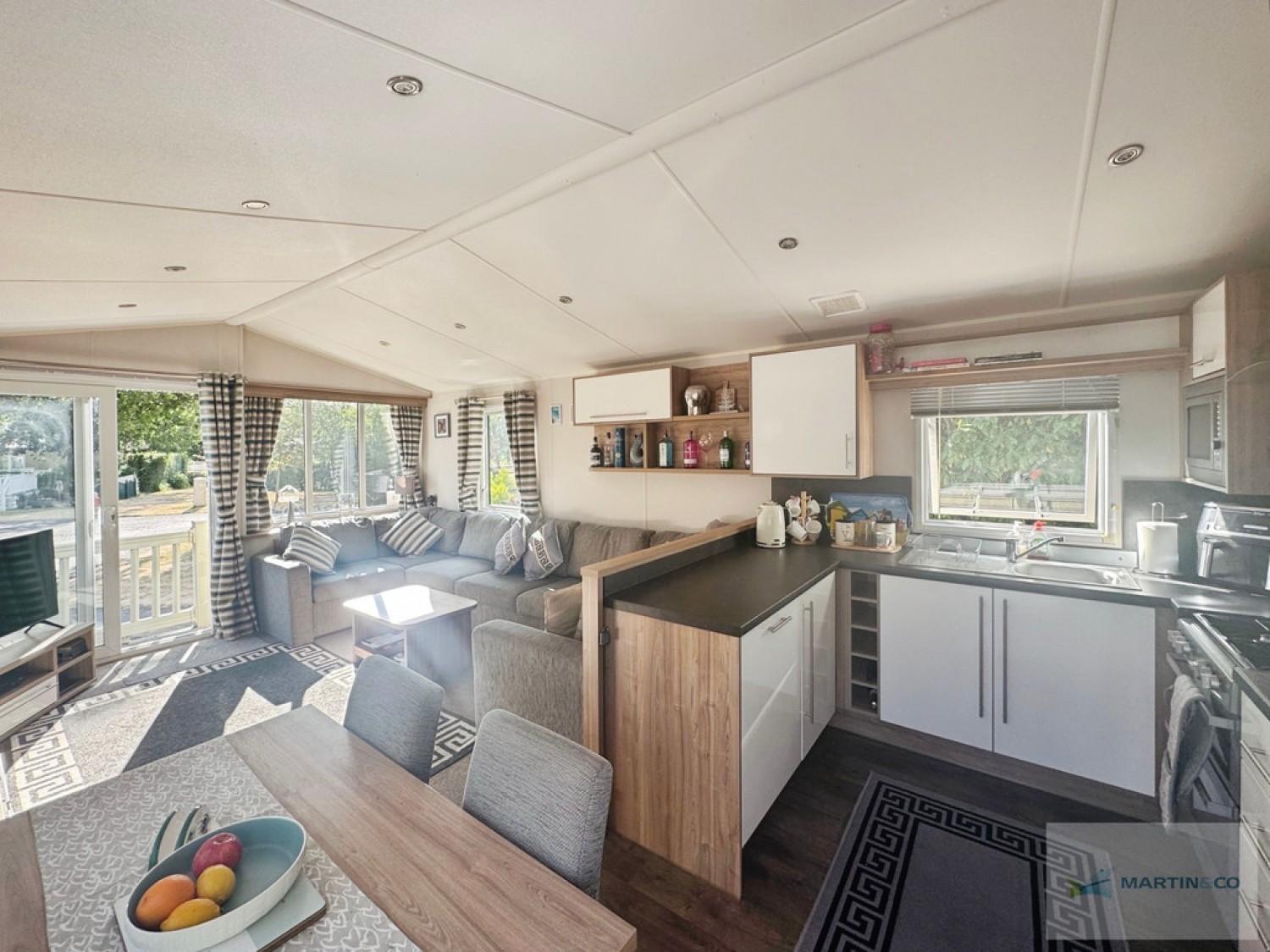 2 bedroom Park home for Sale Oakdene Holiday Park, St. Leonards, Dorset