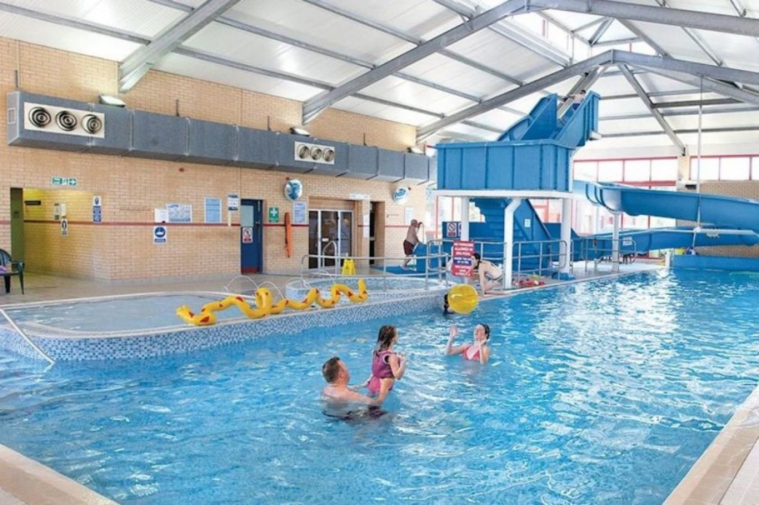 2 bedroom Park home for Sale Oakdene Holiday Park, St. Leonards, Dorset