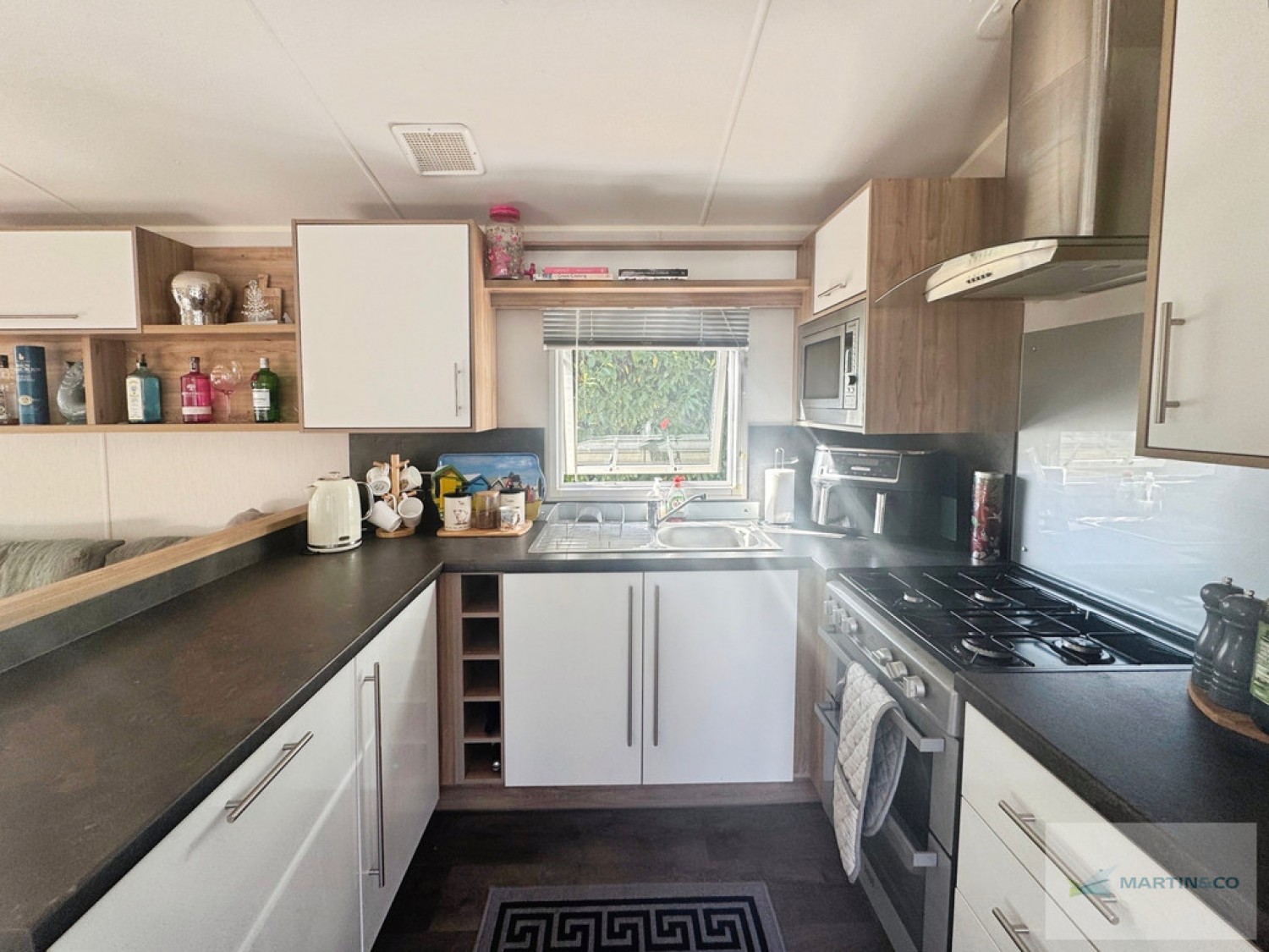 2 bedroom Park home for Sale Oakdene Holiday Park, St. Leonards, Dorset