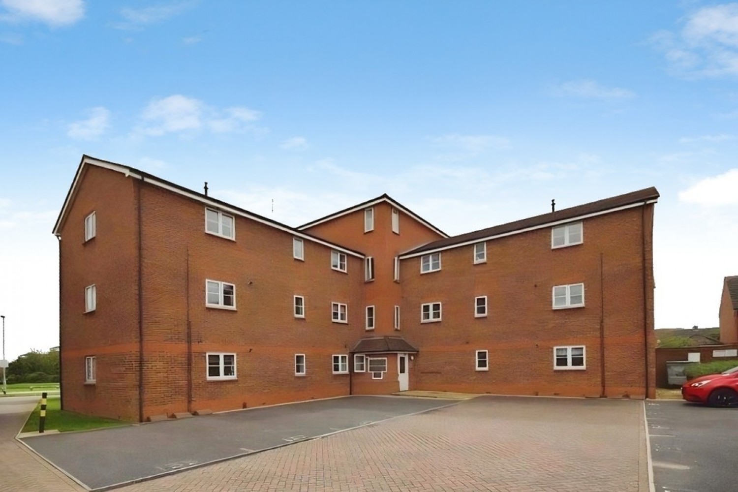 3 bedroom Flat for Letting Cunningham Avenue