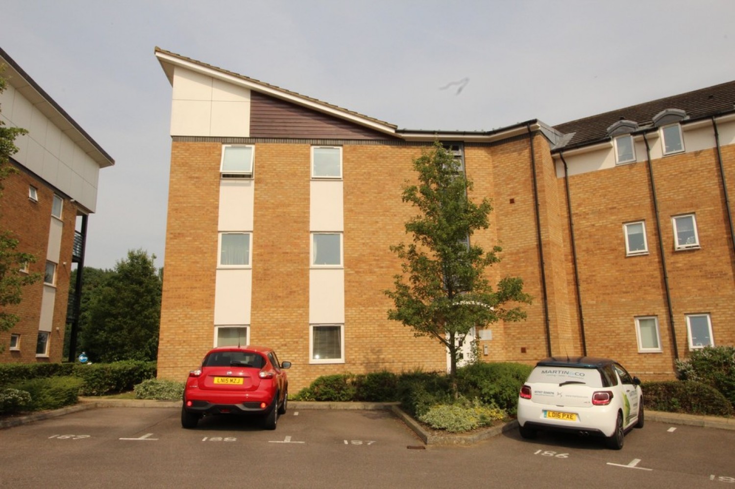 2 bedroom Flat for Letting Berwick Place, Welwyn Garden City