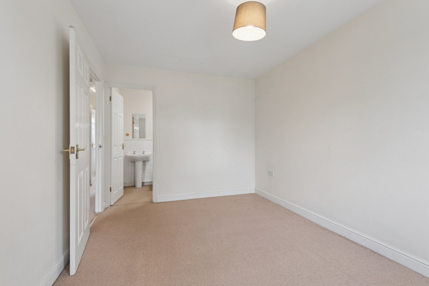 3 bedroom House for Letting Chambers Grove, Welwyn Garden City, Herts