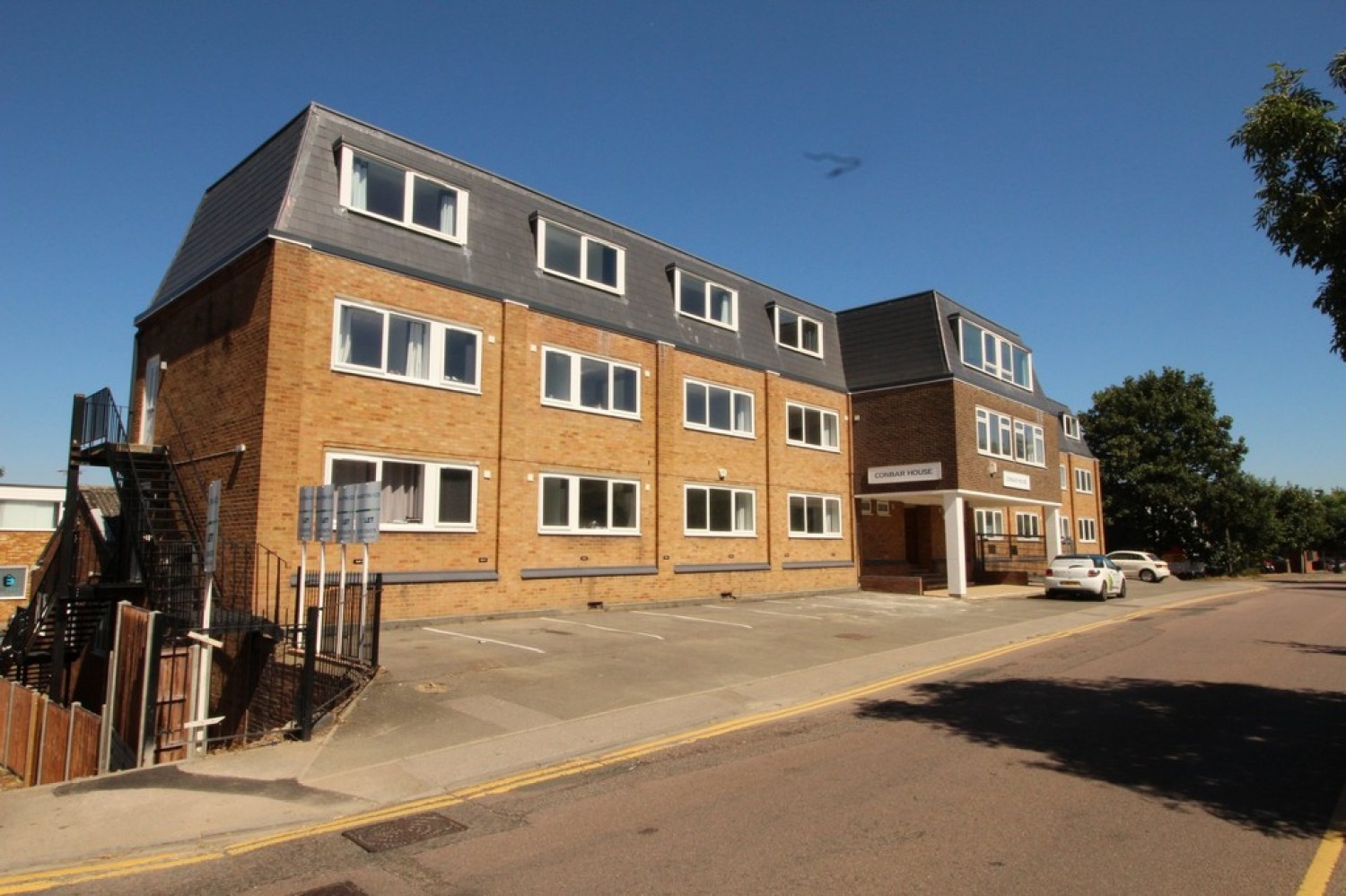 Conbar House, Mead Lane