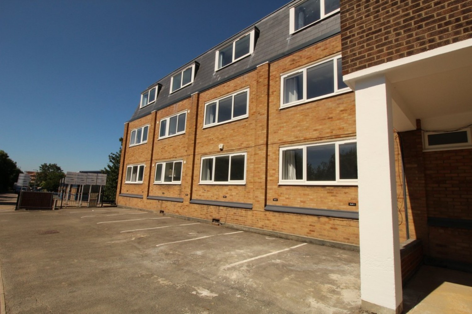 Conbar House, Mead Lane