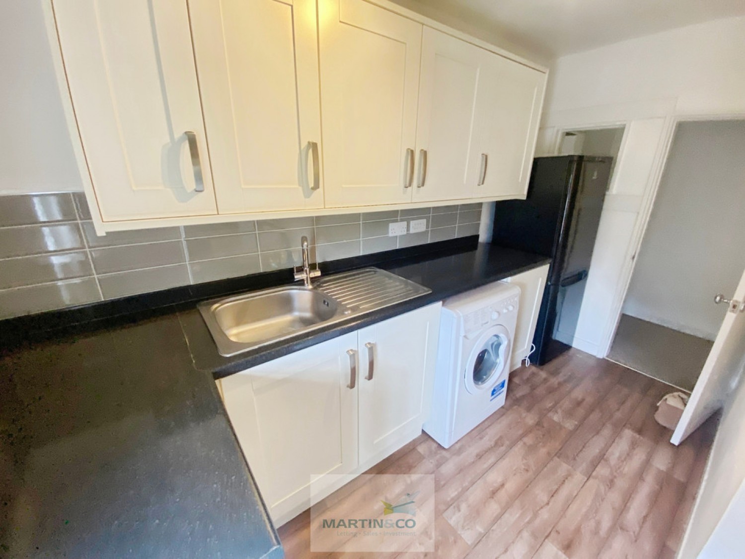 2 bedroom Flat for Letting High Street, Wewlyn, Hertfordshire