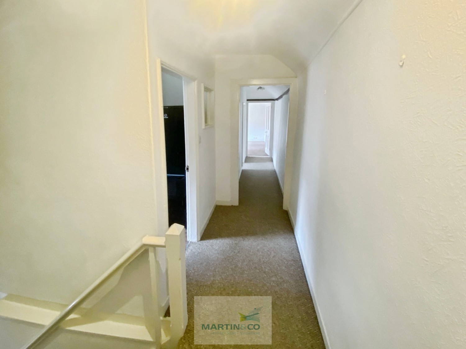 2 bedroom Flat for Letting High Street, Wewlyn, Hertfordshire