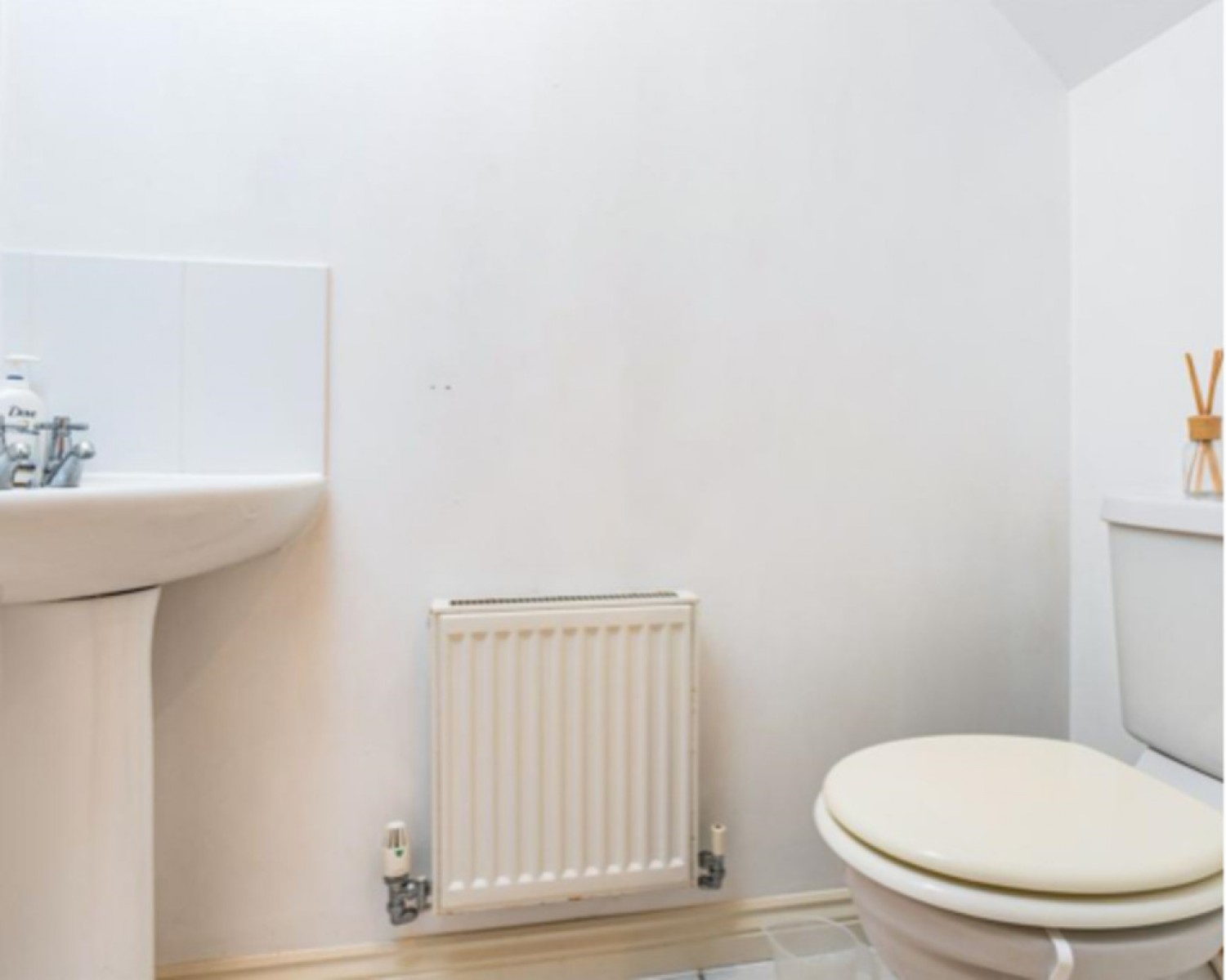 4 bedroom House for Letting 102 Eddington Crescent