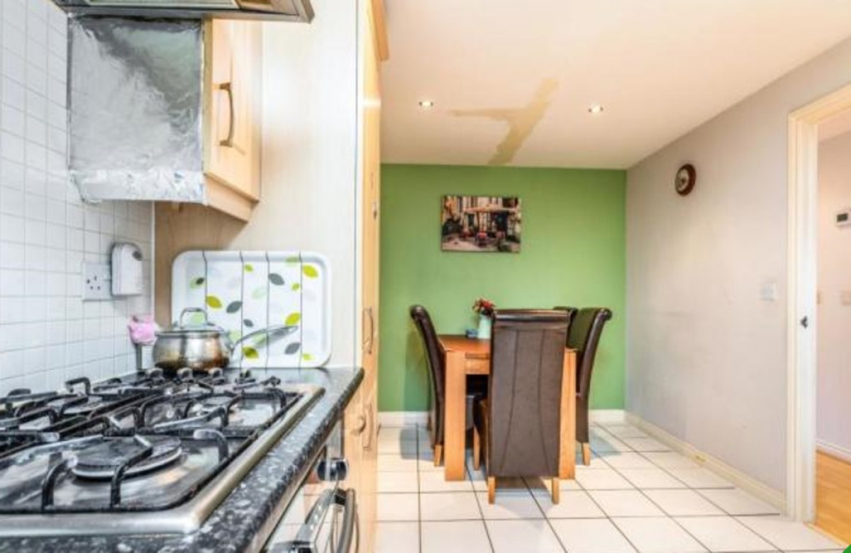 102 Eddington Crescent