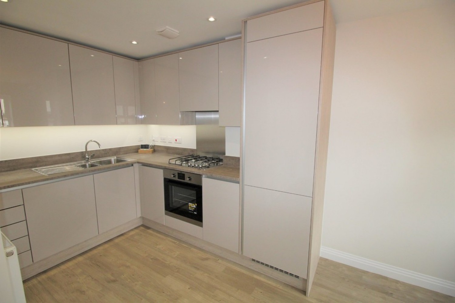 Albion Court, Ebberns Road