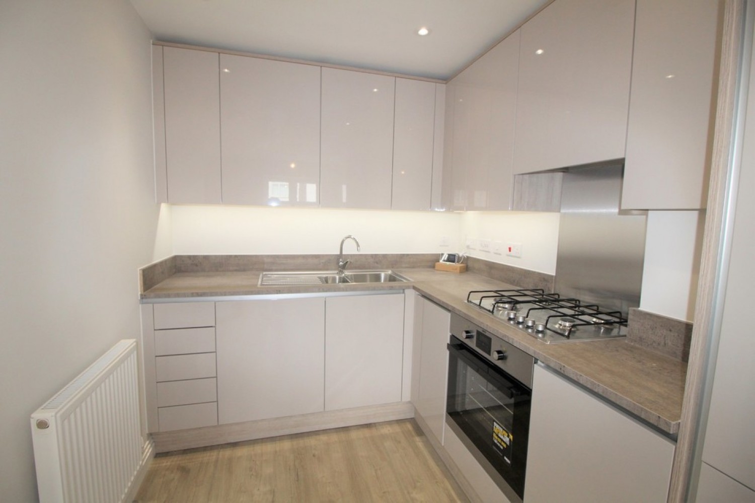 Albion Court, Ebberns Road