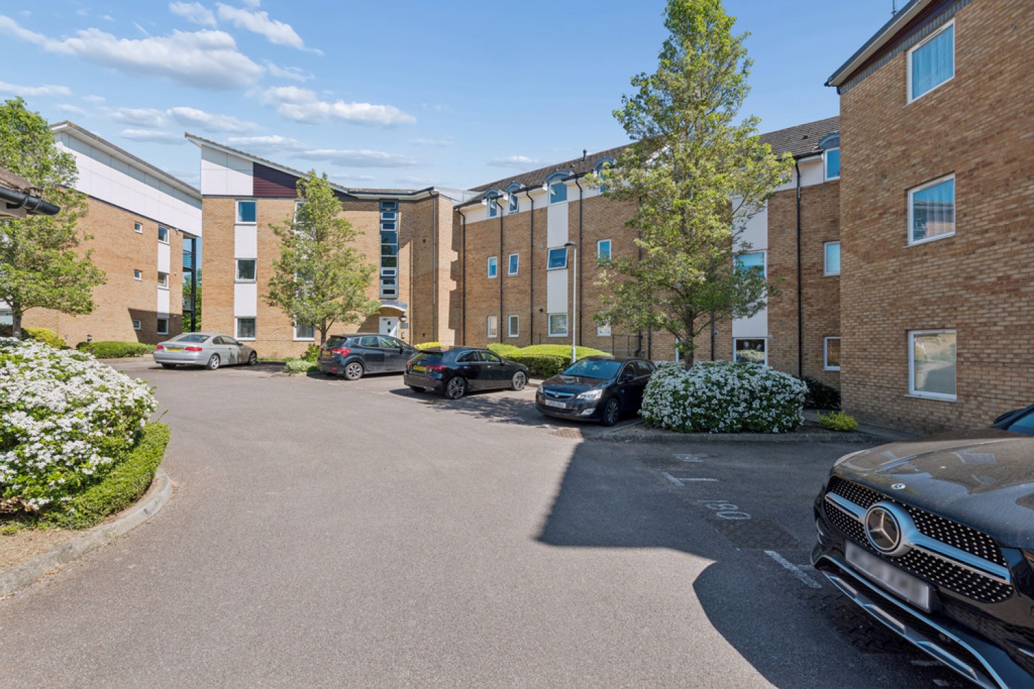 2 bedroom Flat for Sale Berwick Place, Welwyn Garden City