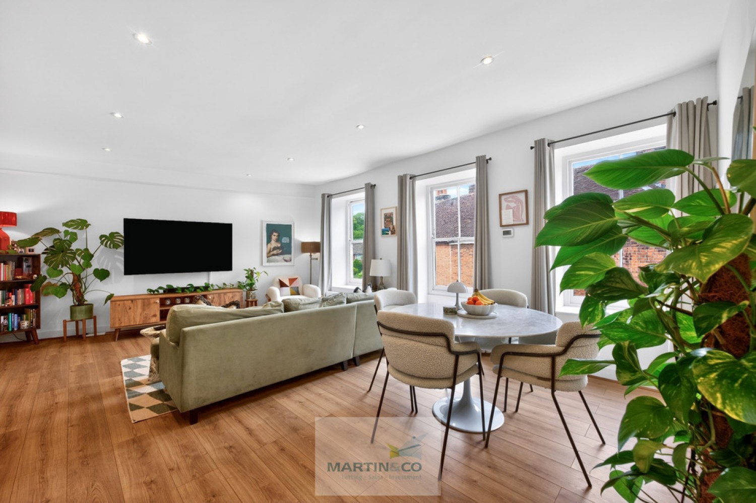 2 bedroom Flat for Sale Park Street, Hatfield, Hertfordshire
