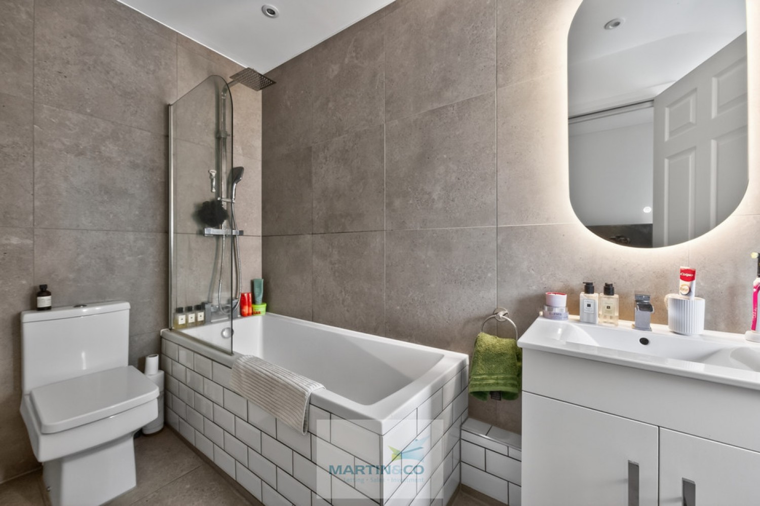 2 bedroom Flat for Sale Park Street, Hatfield, Hertfordshire