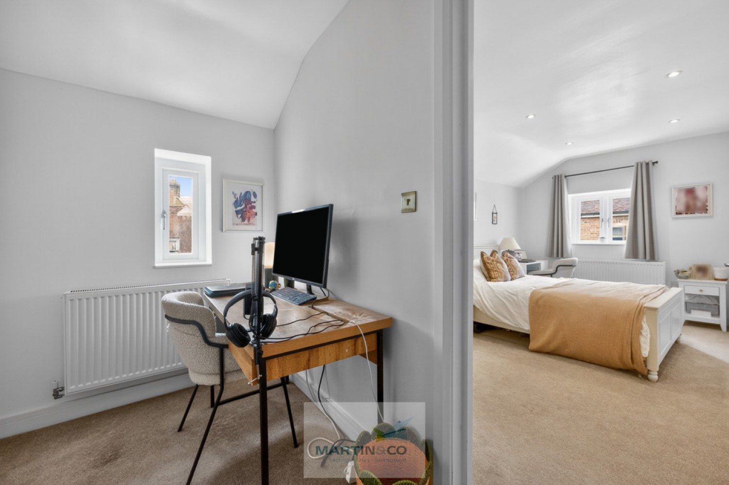 2 bedroom Flat for Sale Park Street, Hatfield, Hertfordshire