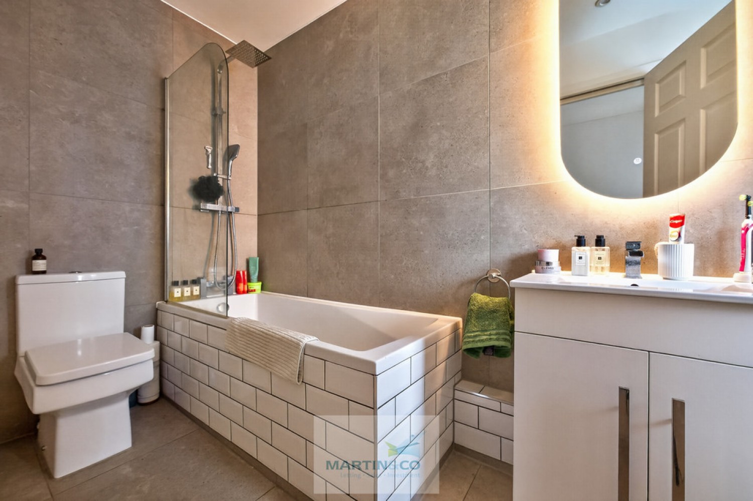 2 bedroom Flat for Sale Park Street, Hatfield, Hertfordshire
