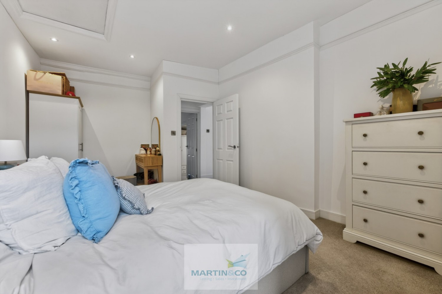 2 bedroom Flat for Sale Park Street, Hatfield, Hertfordshire