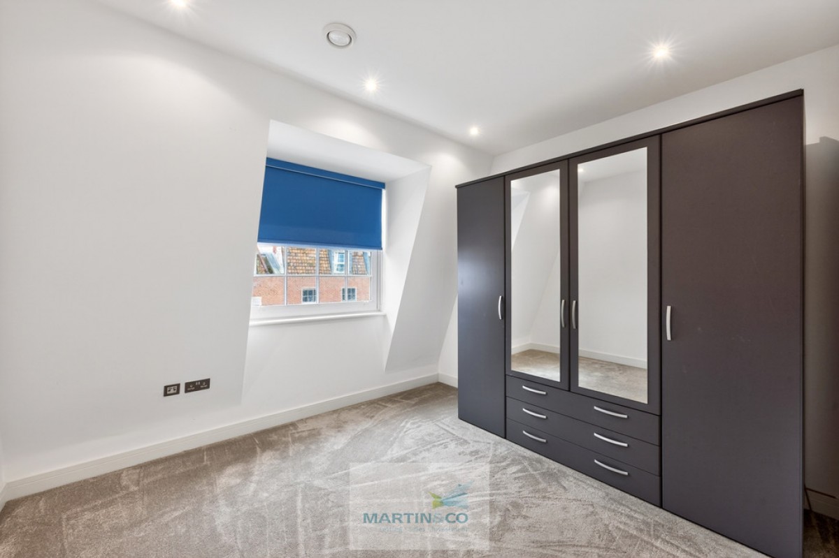 Stonehills House, Welwyn Garden City