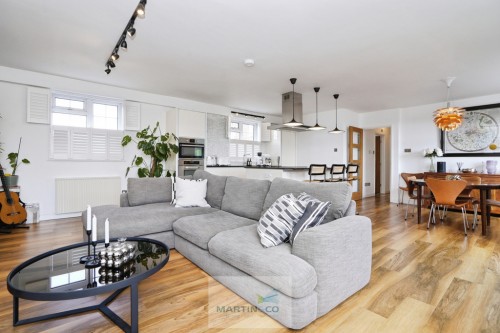 Longcroft House, Fretherne Road, WGC