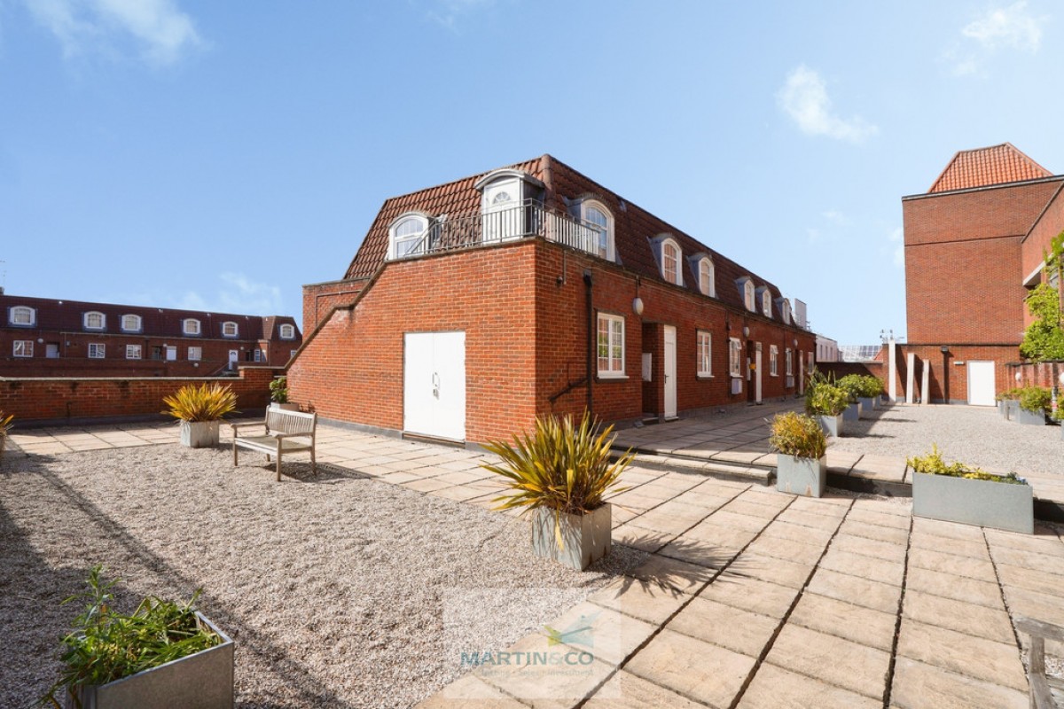 Longcroft House, Fretherne Road, WGC