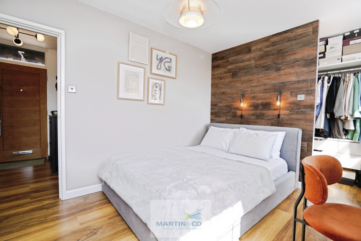 3 bedroom Flat for Sale Longcroft House, Fretherne Road, WGC