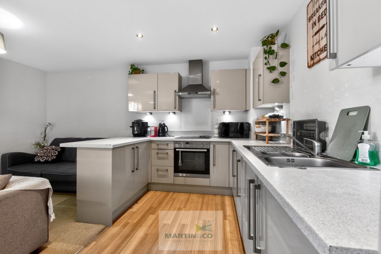 2 bedroom Flat for Sale Swingate, Stevenage