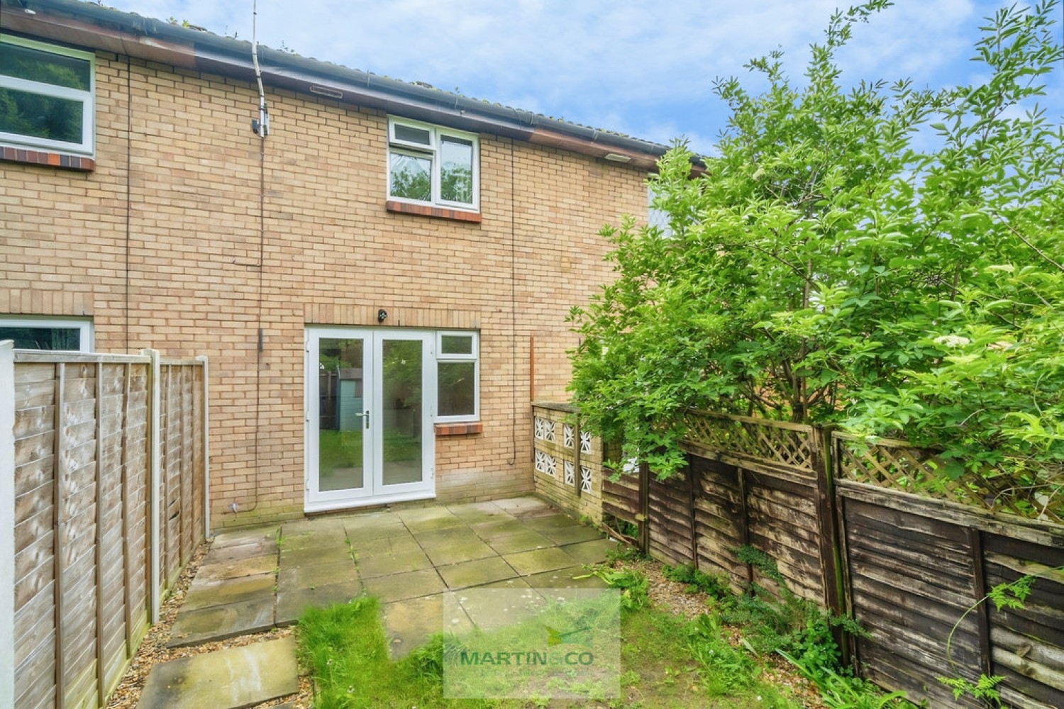 2 bedroom House for Sale 70 Swift Close