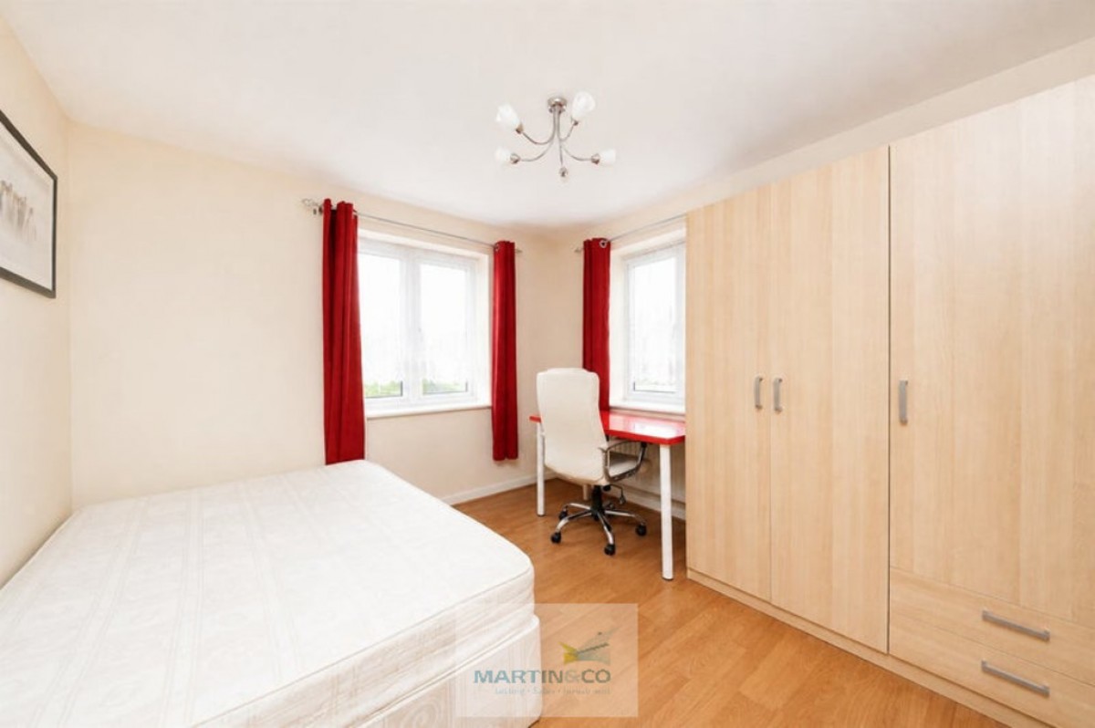 Cunningham Avenue, Hatfield