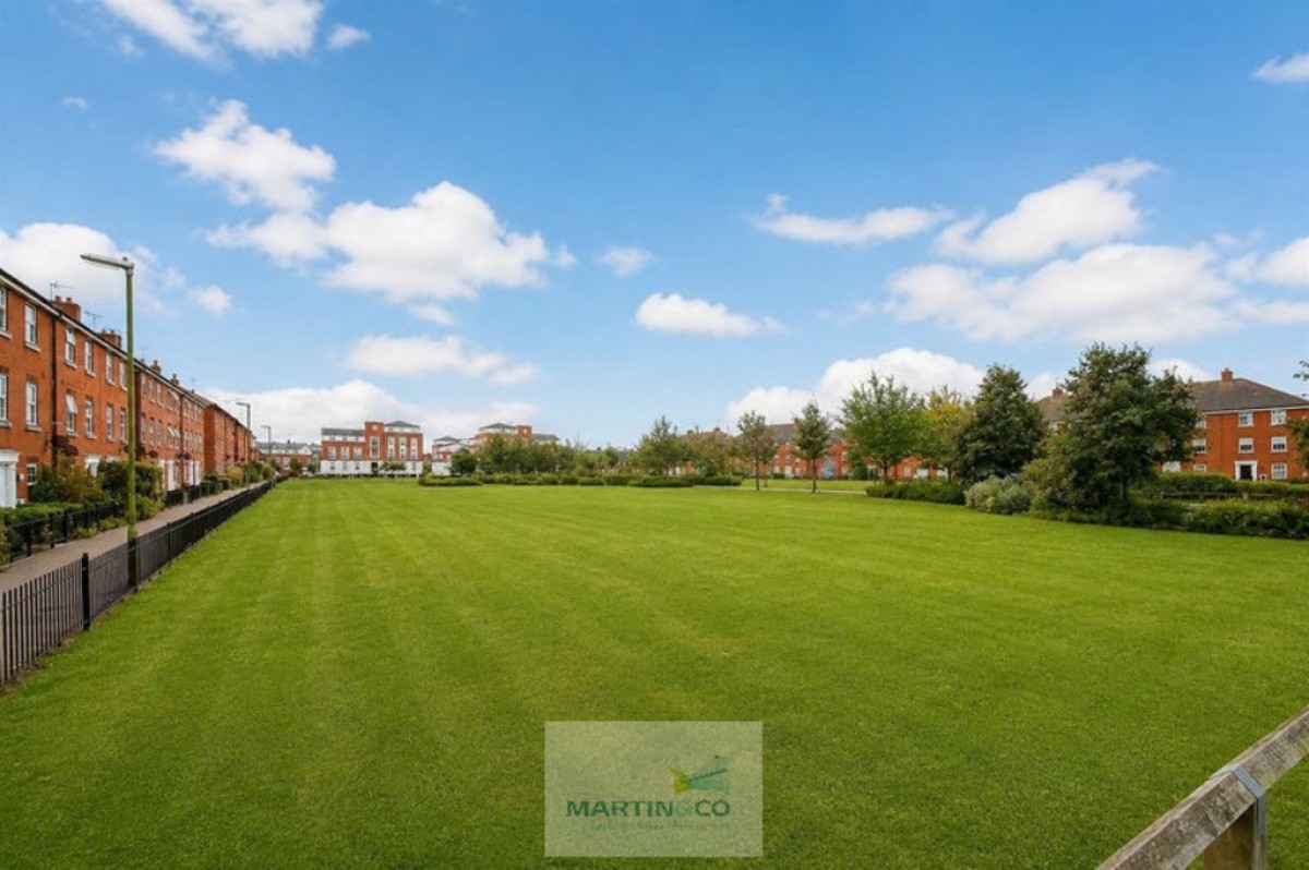 Cunningham Avenue, Hatfield