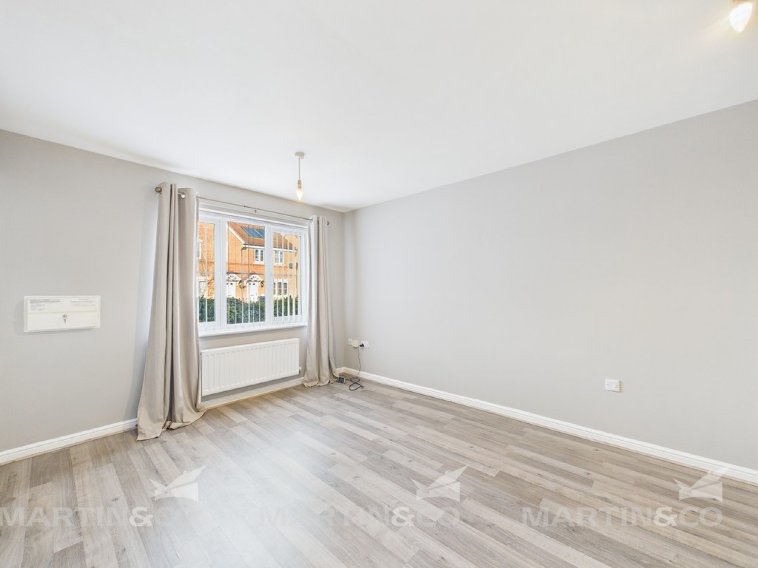 Northfield Avenue, Toll Bar