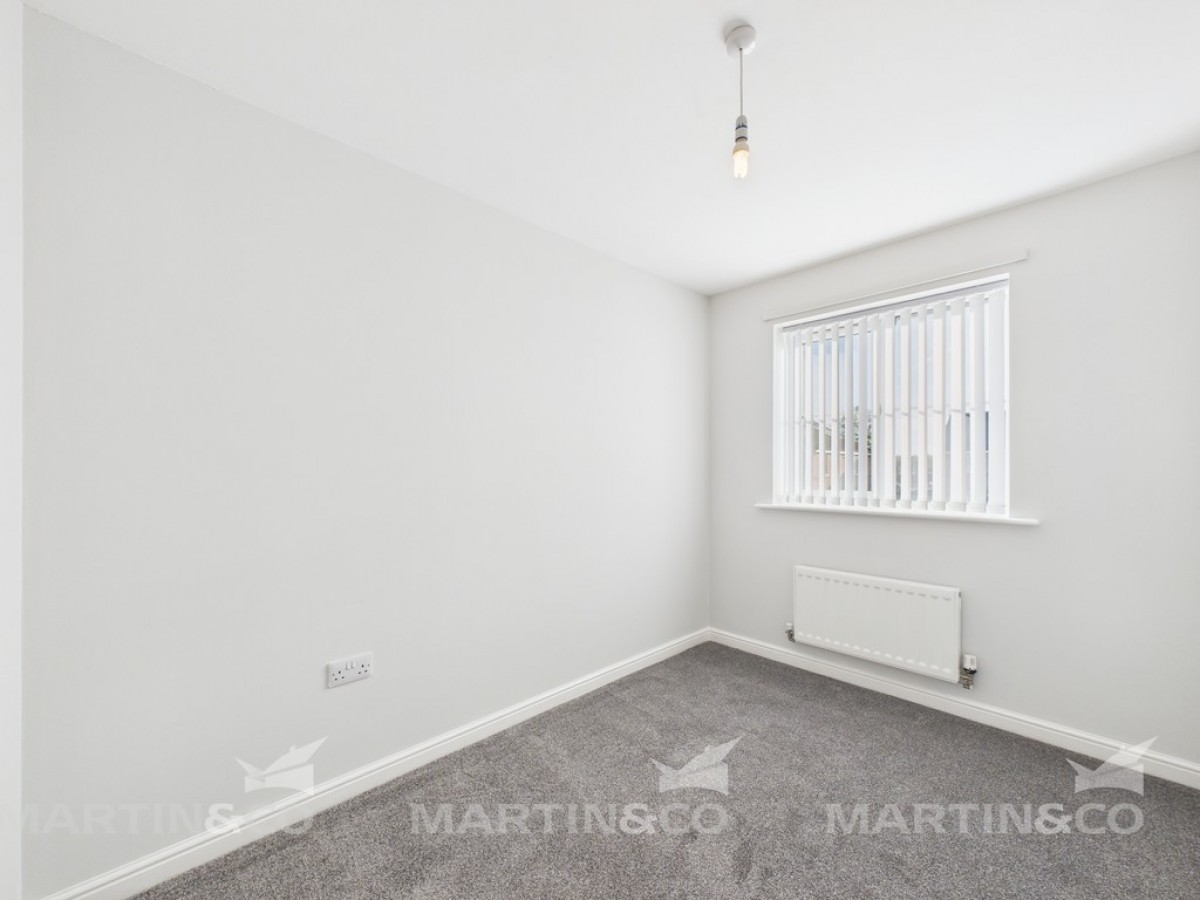 Northfield Avenue, Toll Bar