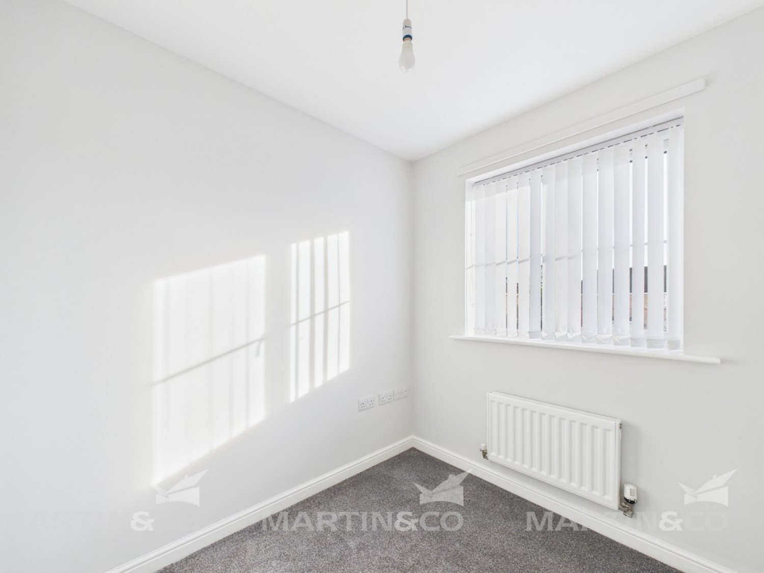 Northfield Avenue, Toll Bar