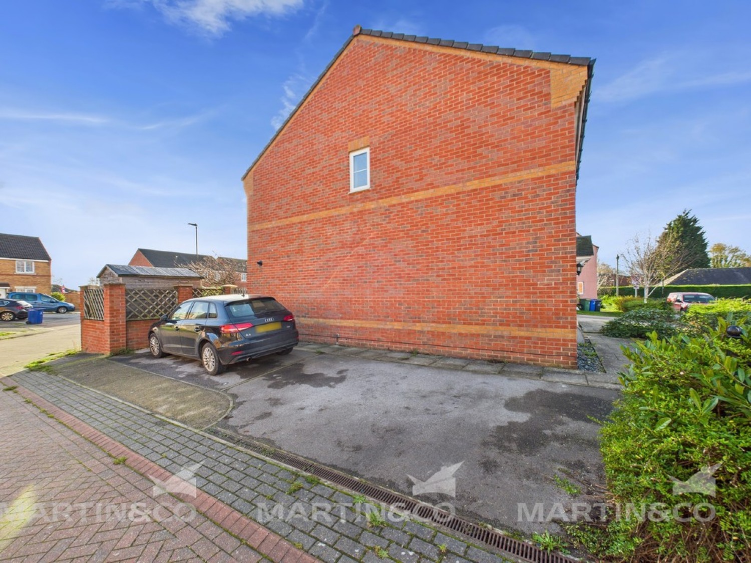 Northfield Avenue, Toll Bar