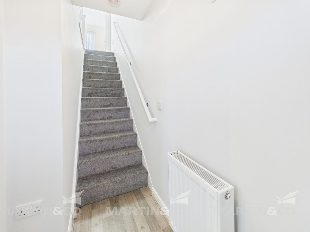 Northfield Avenue, Toll Bar