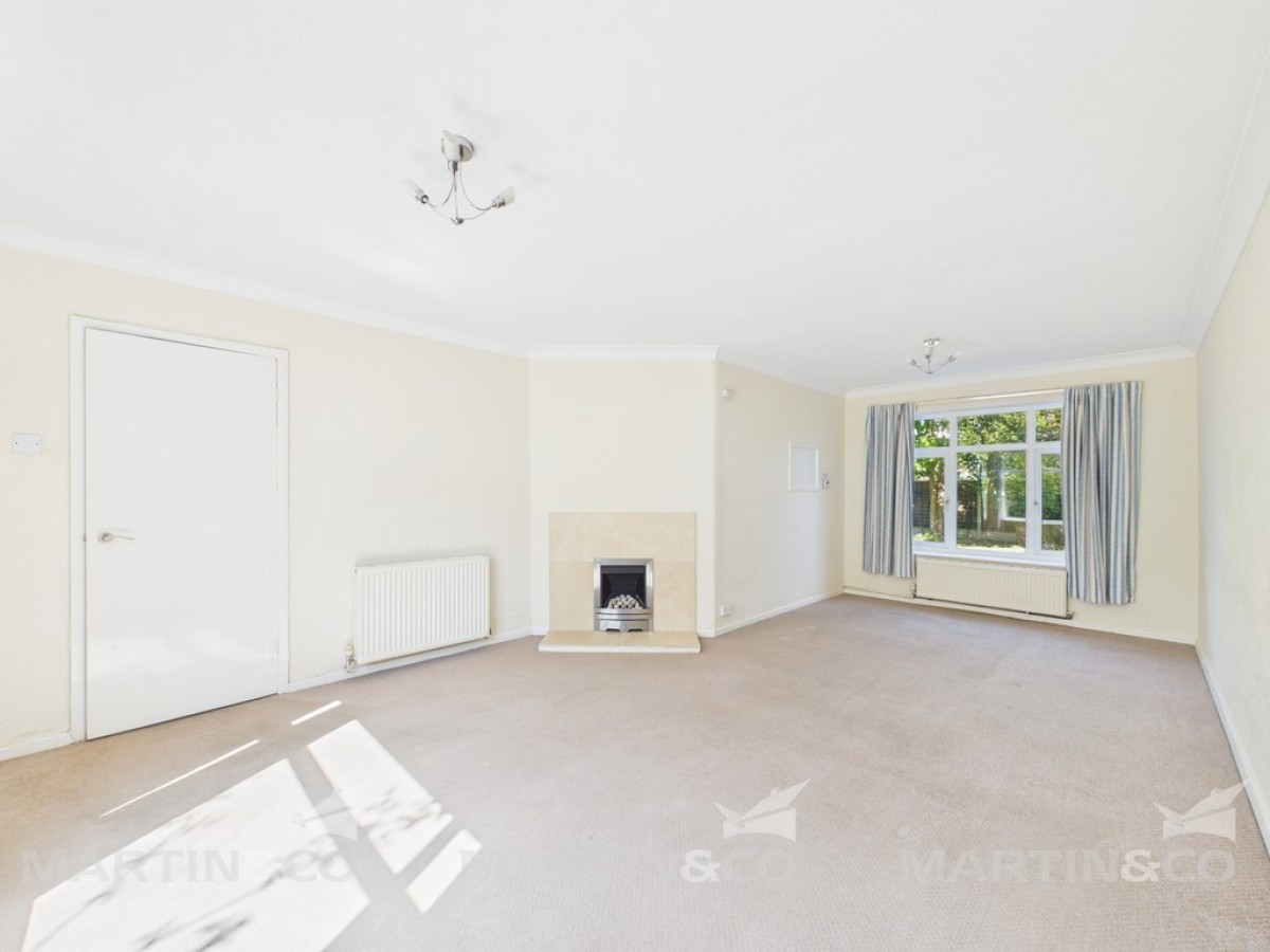 Acacia Road, Cantley