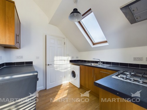Flat 5, 7 Balmoral Road