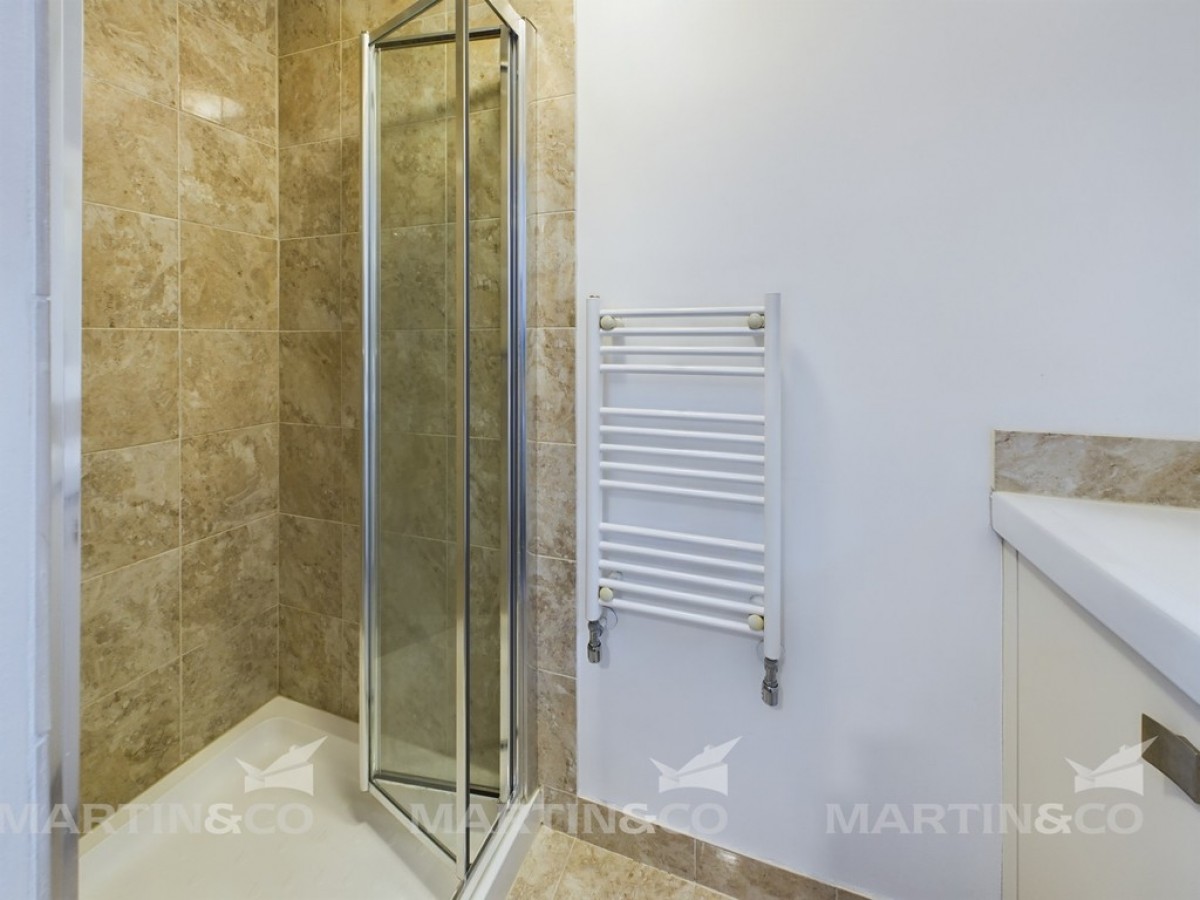 Flat 5, 7 Balmoral Road