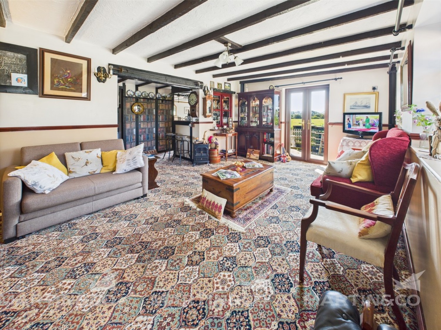 5 bedroom Bungalow in Willow Bridge Lane , Moss