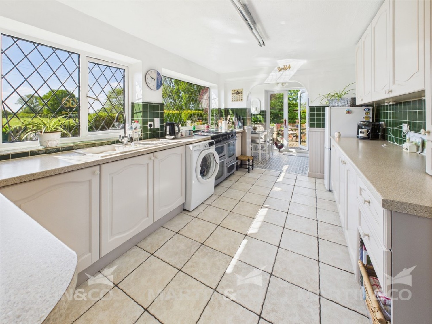 5 bedroom Bungalow in Willow Bridge Lane , Moss