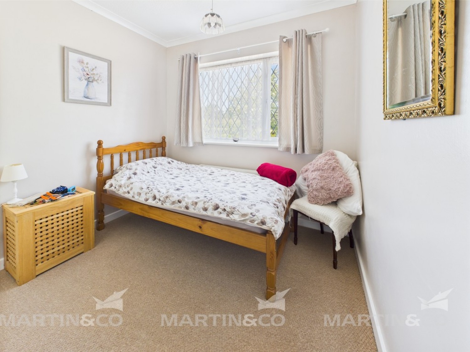 5 bedroom Bungalow in Willow Bridge Lane , Moss