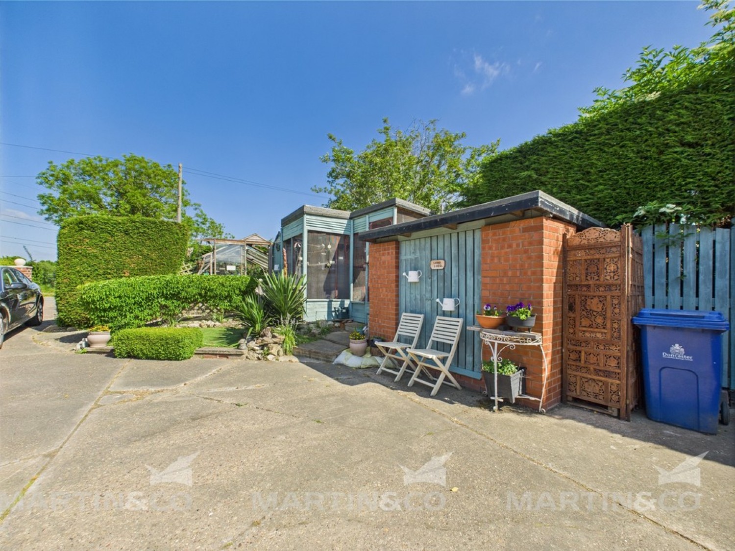 5 bedroom Bungalow in Willow Bridge Lane , Moss