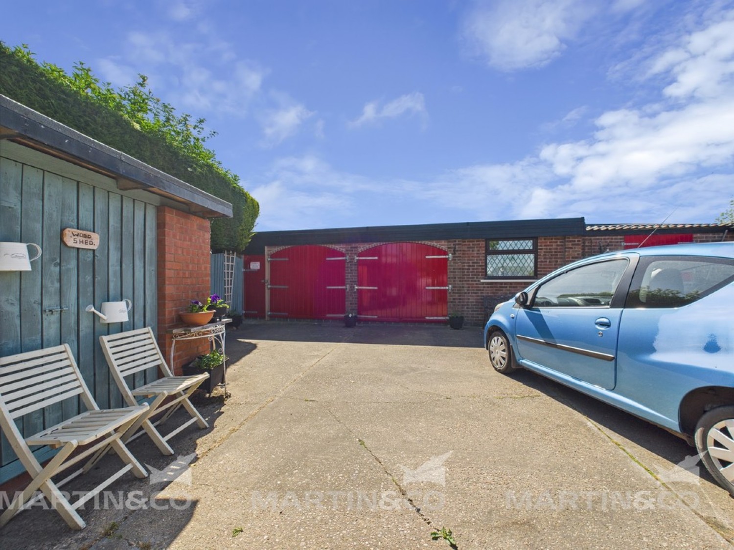 5 bedroom Bungalow in Willow Bridge Lane , Moss