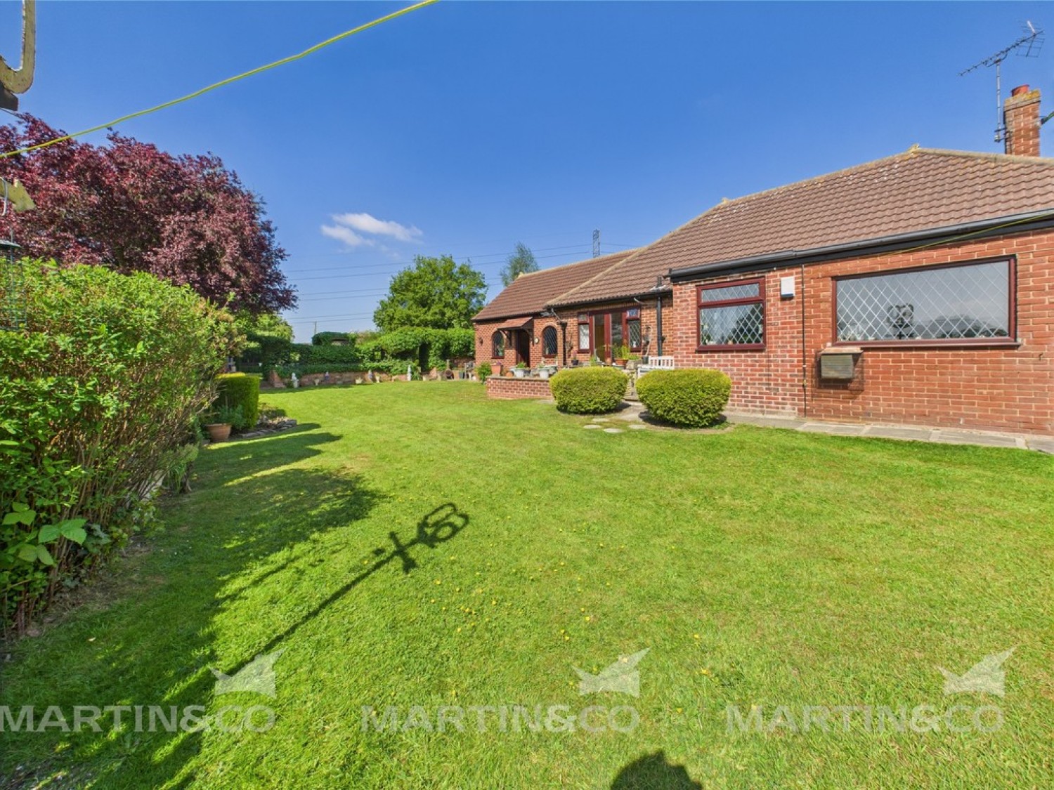 5 bedroom Bungalow in Willow Bridge Lane , Moss