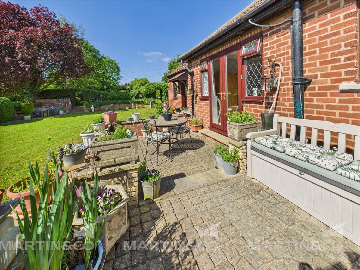 5 bedroom Bungalow in Willow Bridge Lane , Moss