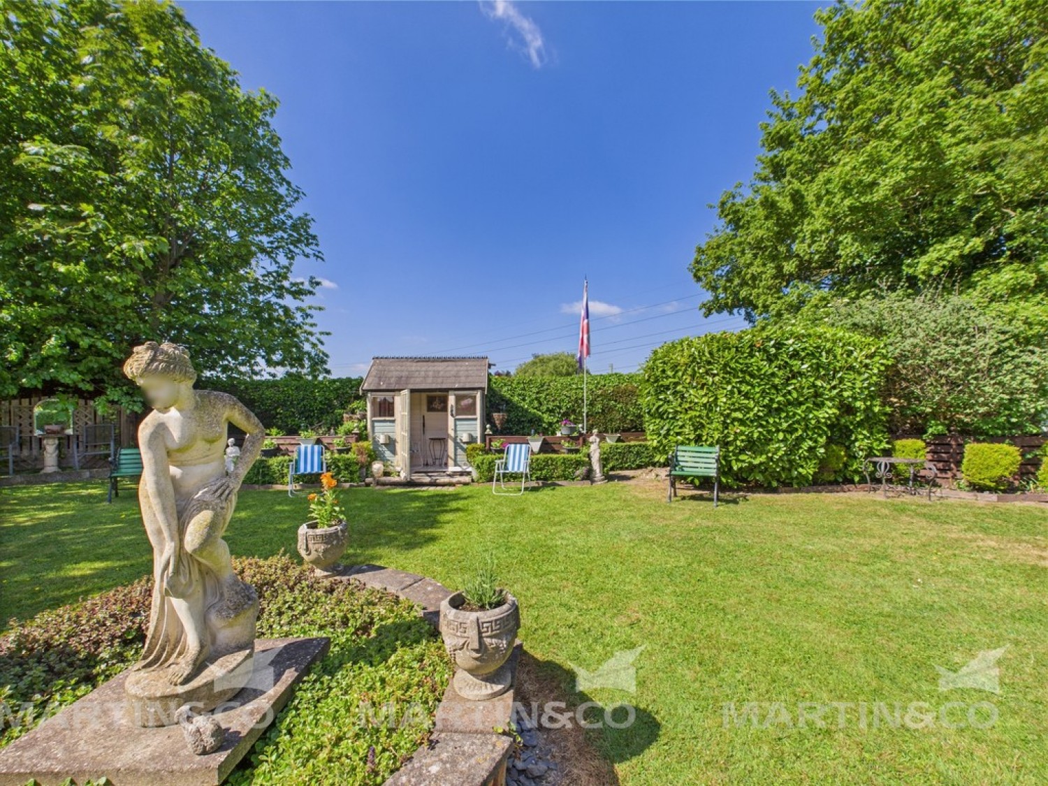 5 bedroom Bungalow in Willow Bridge Lane , Moss